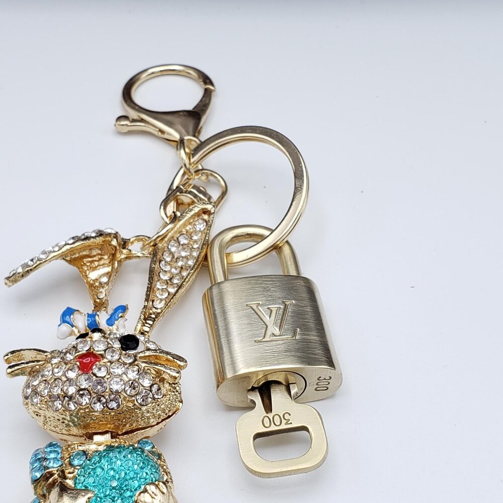 LV Gold Padlock Authentic 🔑 Luxury Bag Charm w/ Unbranded Bunny Keychain - Picture 7 of 11